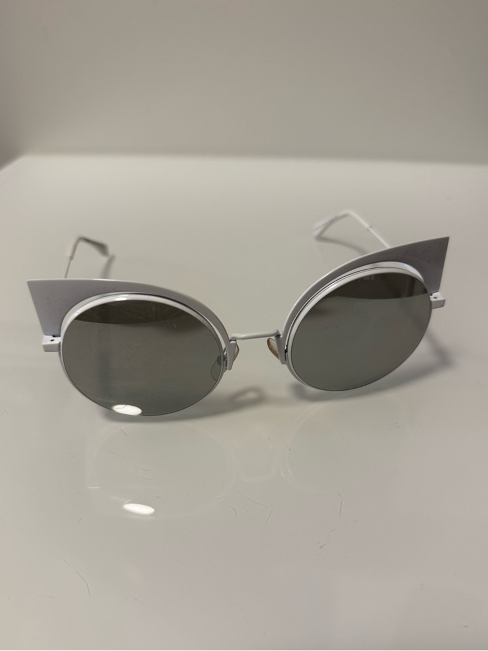 Fendi White Cat-Eye Round Sunglasses with Silver Gray Lenses